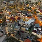 בית אירוח Bedrock Cave (adults Only)