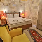 Bedrock Cave (adults Only) בית אירוח