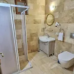 Bedrock Cave (adults Only) Pansiyon *