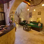 Bedrock Cave (adults Only) Pansiyon *