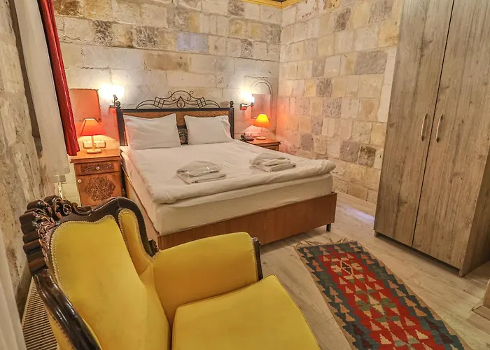 Bedrock Cave (adults Only) Homestay