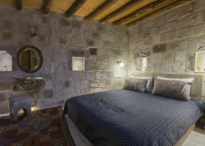 Bedrock Cave (adults Only) Homestay